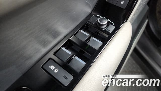 Land Rover Range Rover Velar 2019 — Şəkil 2/35