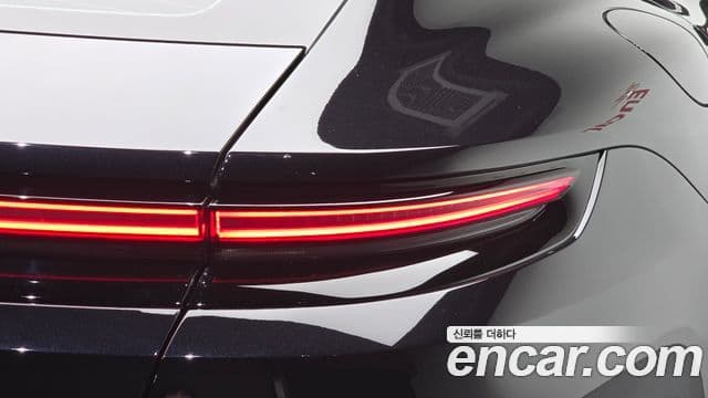 Porsche Panamera 2025 — Photo 9/31