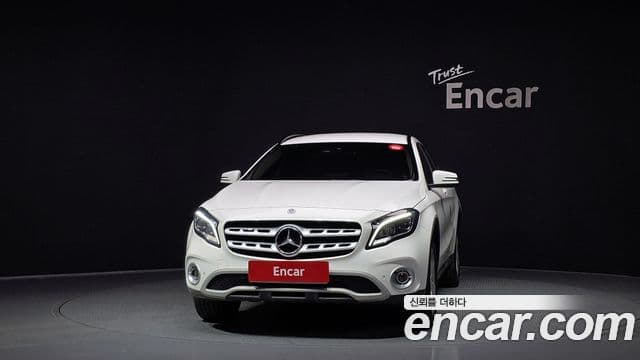 Mercedes-Benz GLA-Class 2019 — Photo 29/32