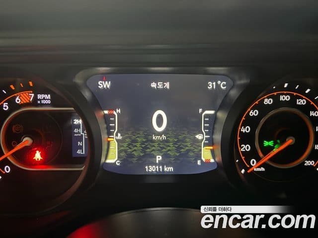 Jeep Wrangler 2025 — Şəkil 18/20