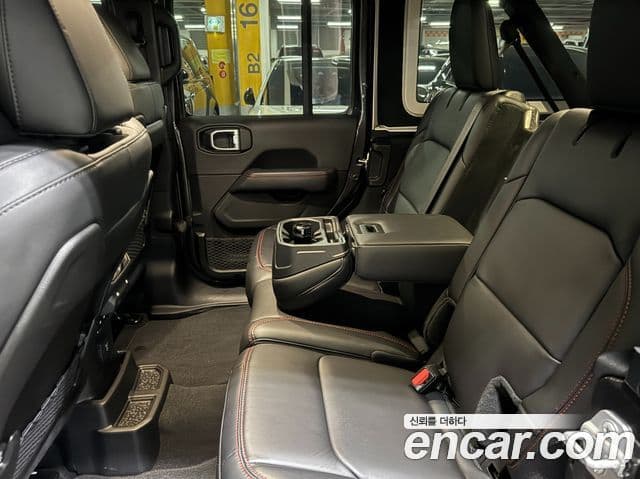 Jeep Wrangler 2025 — Şəkil 9/20