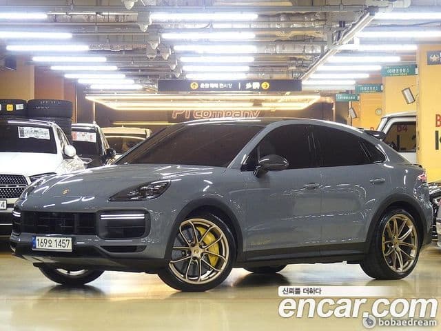 Porsche Cayenne 2022 — Photo 2/20