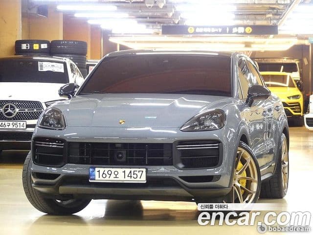 Porsche Cayenne 2022 — Photo 17/20