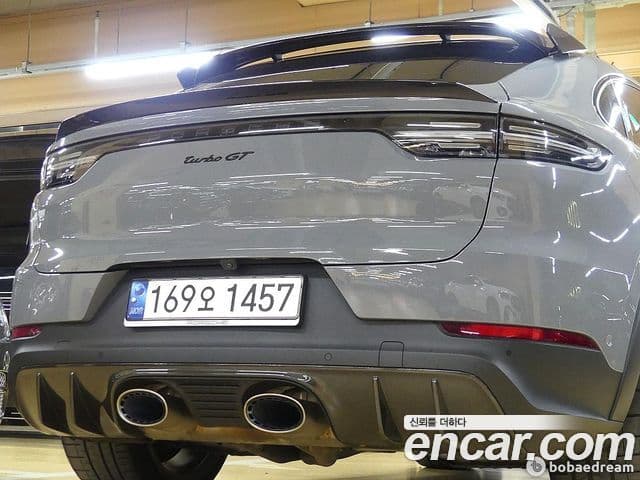 Porsche Cayenne 2022 — Photo 1/20