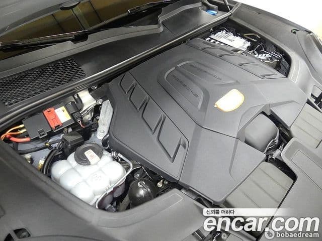 Porsche Cayenne 2022 — Photo 20/20