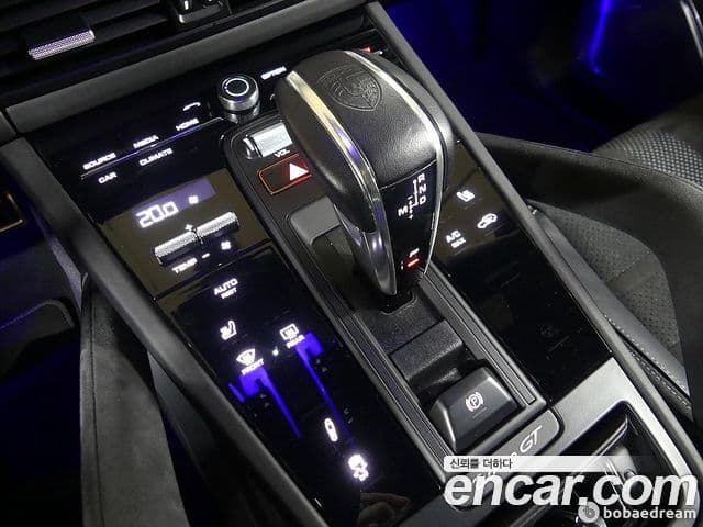 Porsche Cayenne 2022 — Photo 8/20