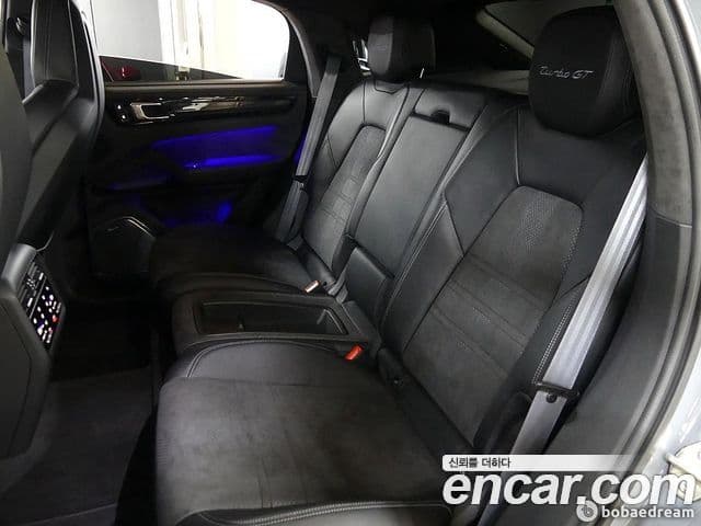 Porsche Cayenne 2022 — Photo 13/20