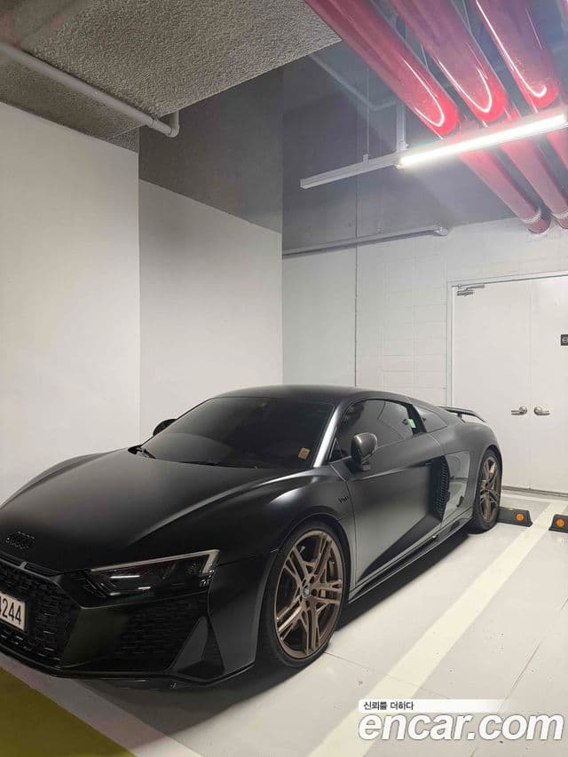Audi R8 2021 — Photo 3/4