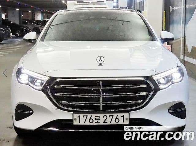 Mercedes-Benz E-Class 2025 — Photo 16/20