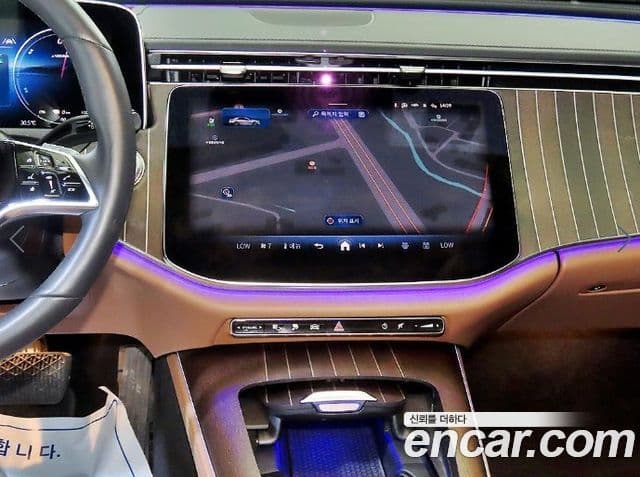 Mercedes-Benz E-Class 2025 — Photo 7/20