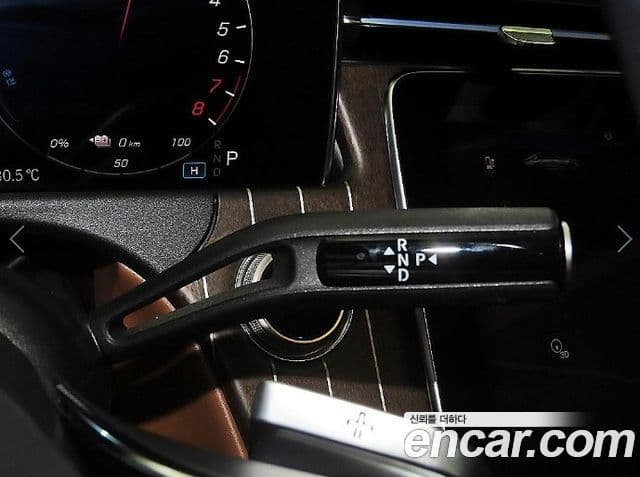 Mercedes-Benz E-Class 2025 — Photo 19/20