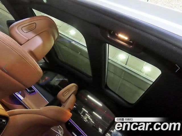 Mercedes-Benz E-Class 2025 — Photo 12/20