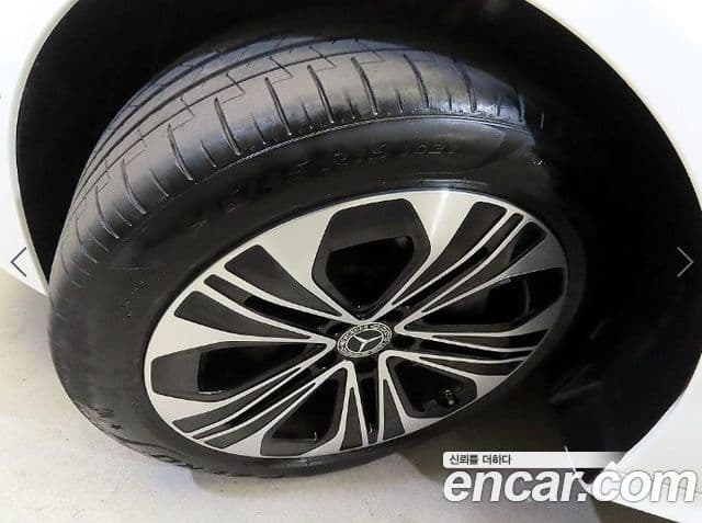 Mercedes-Benz E-Class 2025 — Photo 13/20
