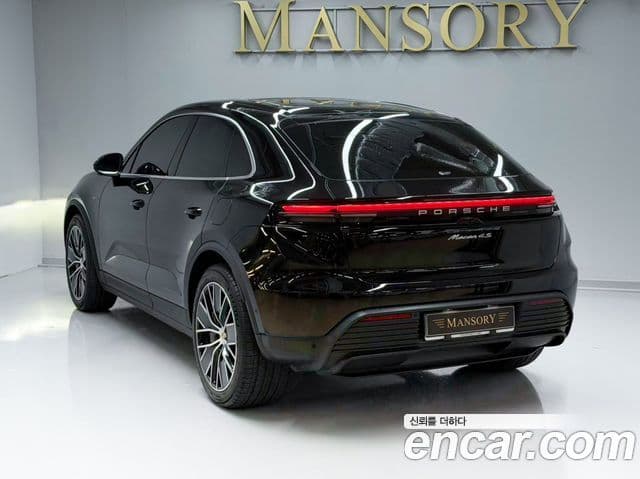 Porsche Macan EV 2025 — ფოტო 16/20