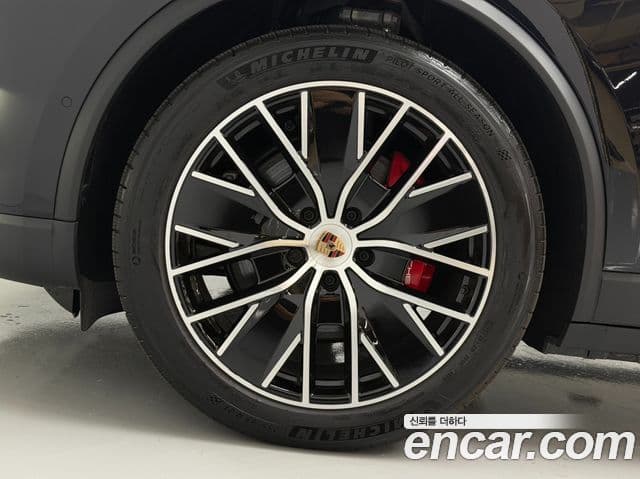 Porsche Macan EV 2025 — ფოტო 3/20