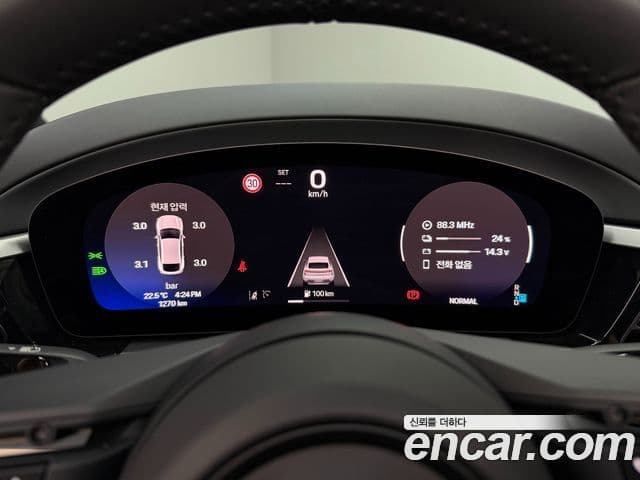 Porsche Macan EV 2025 — ფოტო 19/20
