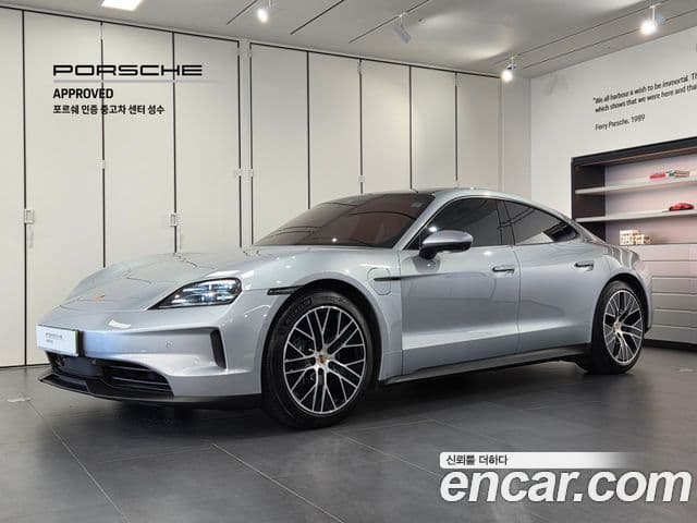 Porsche Taycan 2024 — ფოტო 1/20