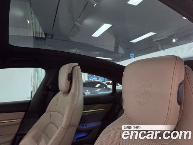 Porsche Taycan 2024 — ფოტო 9/20