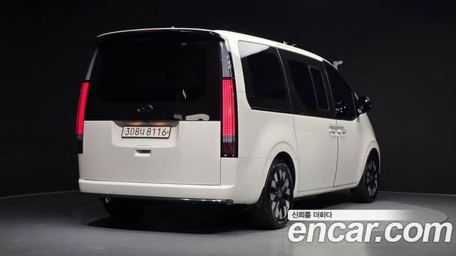 Hyundai Staria 2024 — Фото 2/20
