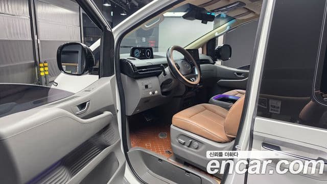 Hyundai Staria 2024 — Фото 10/20