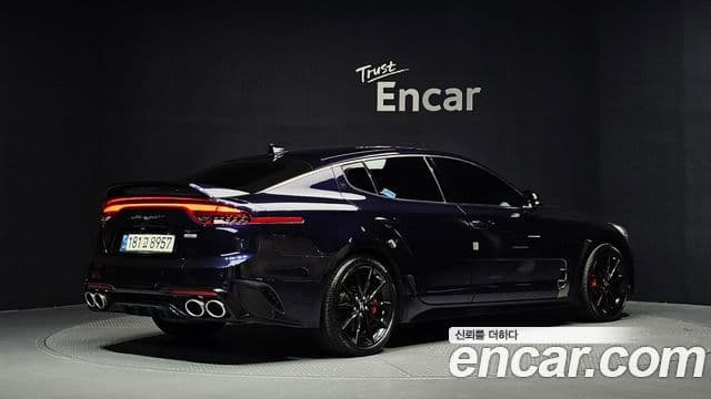 Kia Stinger 2020 — Фото 2/20