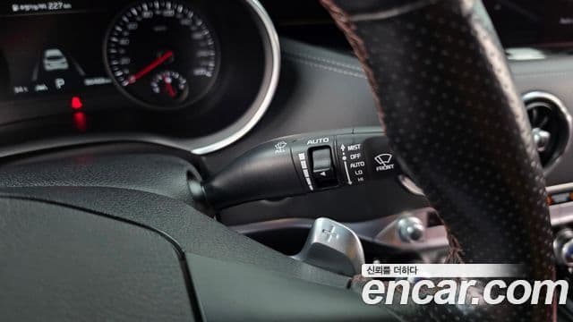 Kia Stinger Meister 2020 — ფოტო 25/36