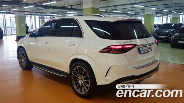 Mercedes-Benz GLE-Class 2025 — Photo 17/20