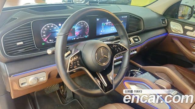 Mercedes-Benz GLE-Class 2025 — Photo 11/20
