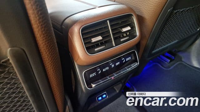 Mercedes-Benz GLE-Class 2025 — Photo 6/20