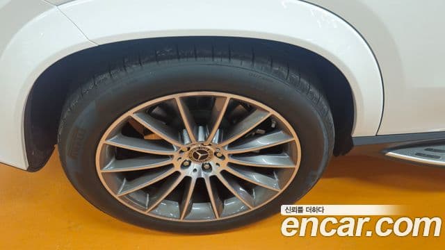 Mercedes-Benz GLE-Class 2025 — Photo 8/20