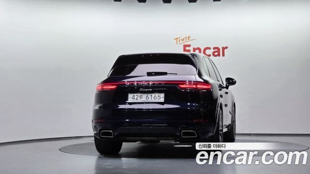 Porsche Cayenne 2019 — Photo 18/20