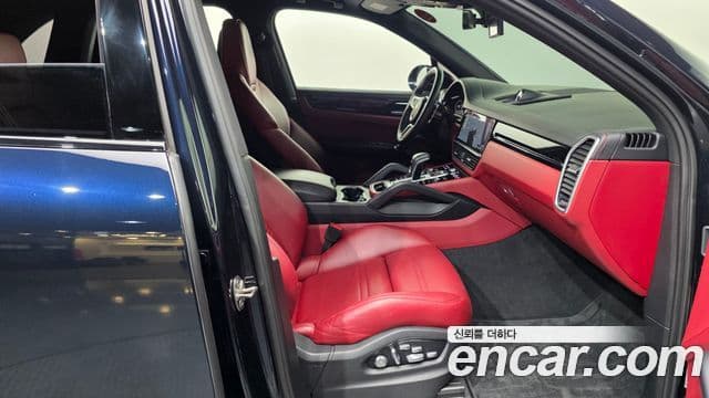 Porsche Cayenne 2019 — Photo 20/20
