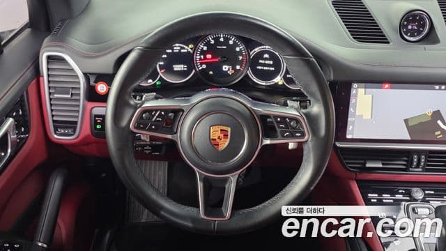 Porsche Cayenne 2019 — Photo 9/20
