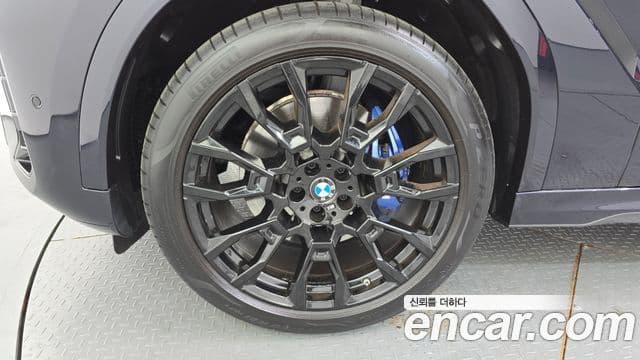 BMW X6 2025 — Photo 32/34