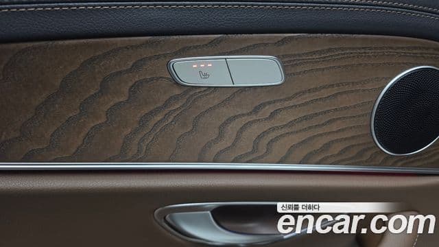 Mercedes-Benz E-Class 2023 — Şəkil 31/34