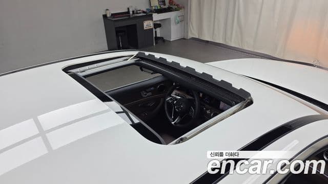 Mercedes-Benz E-Class 2023 — Şəkil 19/34
