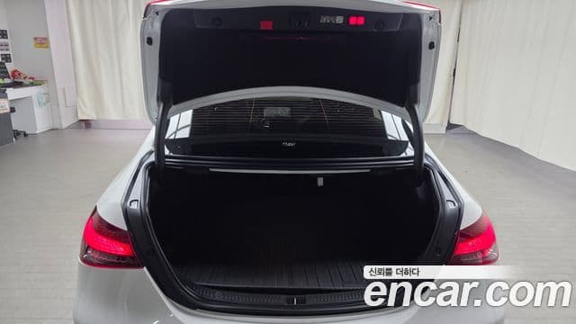 Mercedes-Benz E-Class 2023 — Şəkil 30/34