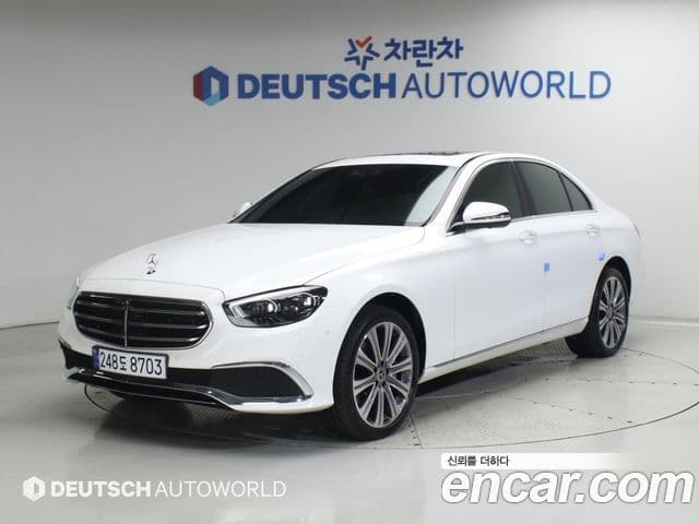 Mercedes-Benz E-Class 2023 — Photo 1/20