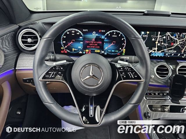 Mercedes-Benz E-Class 2023 — Photo 3/20