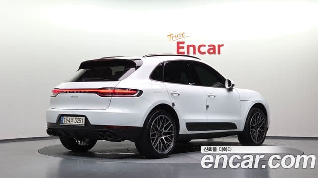 Porsche Macan 2021 — Фото 2/20