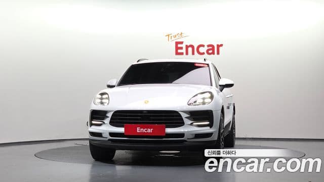Porsche Macan 2021 — Фото 3/20