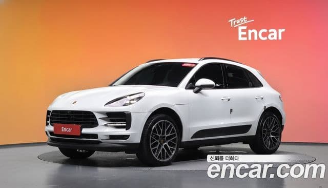 Porsche Macan 2021 — Фото 1/20