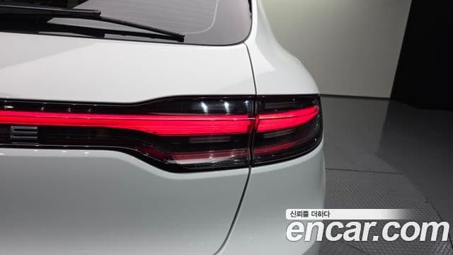 Porsche Macan 2021 — Şəkil 24/34