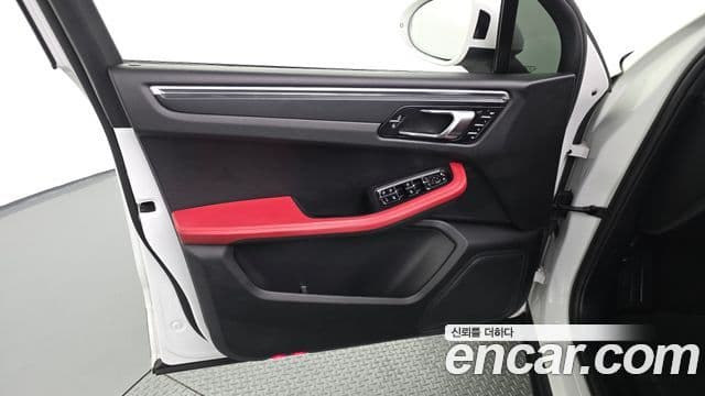 Porsche Macan 2021 — Şəkil 8/34