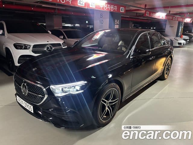 Mercedes-Benz E-Class 2025 — Photo 2/15