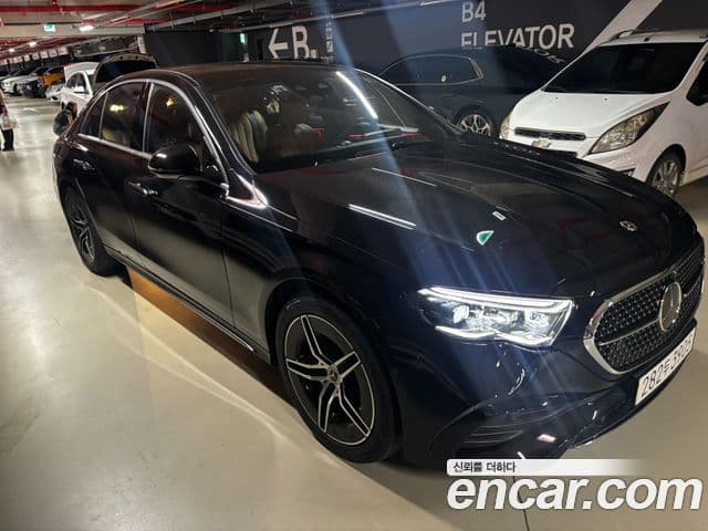 Mercedes-Benz E-Class 2025 — Photo 5/15
