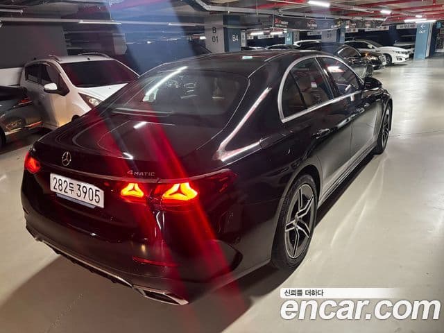 Mercedes-Benz E-Class 2025 — Photo 3/15