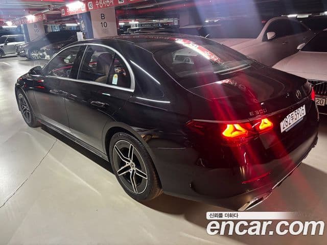 Mercedes-Benz E-Class 2025 — Photo 10/15