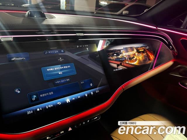 Mercedes-Benz E-Class 2025 — Photo 13/15