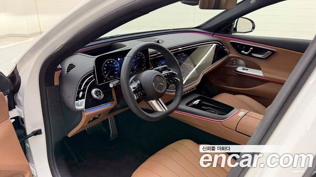 Mercedes-Benz E-Class 2025 — Photo 3/20